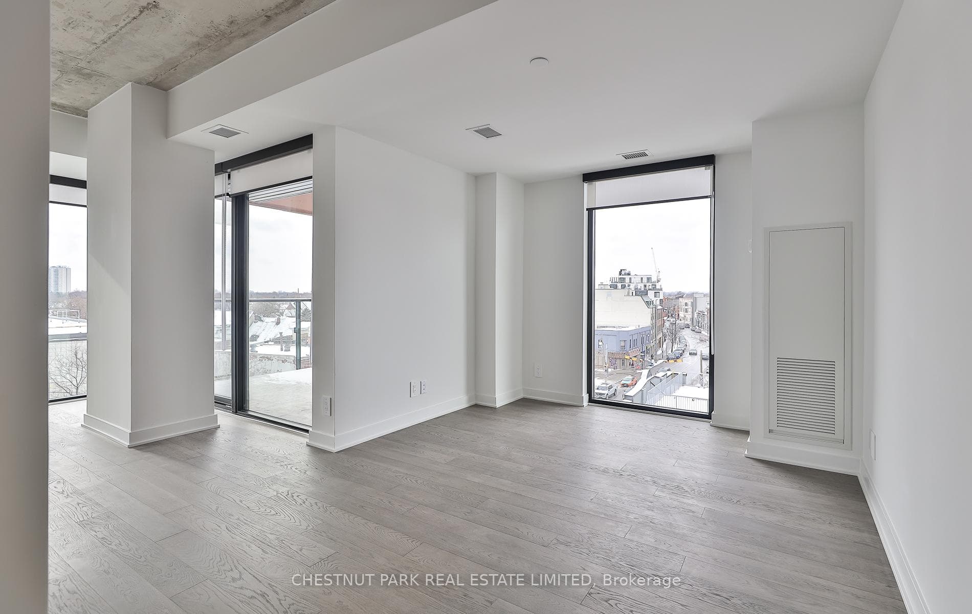 2720 Dundas Street Unit 508 photo 18