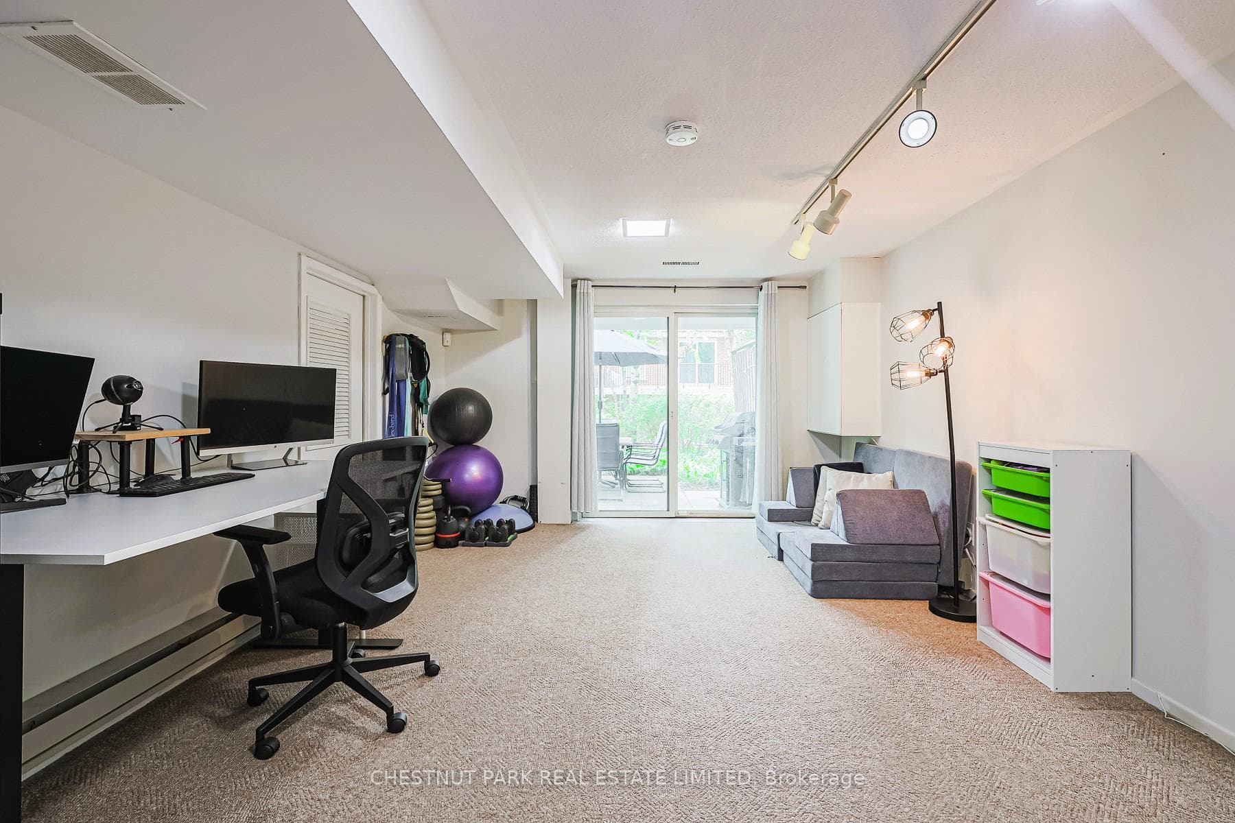 77 Crimson Millway Way photo 44