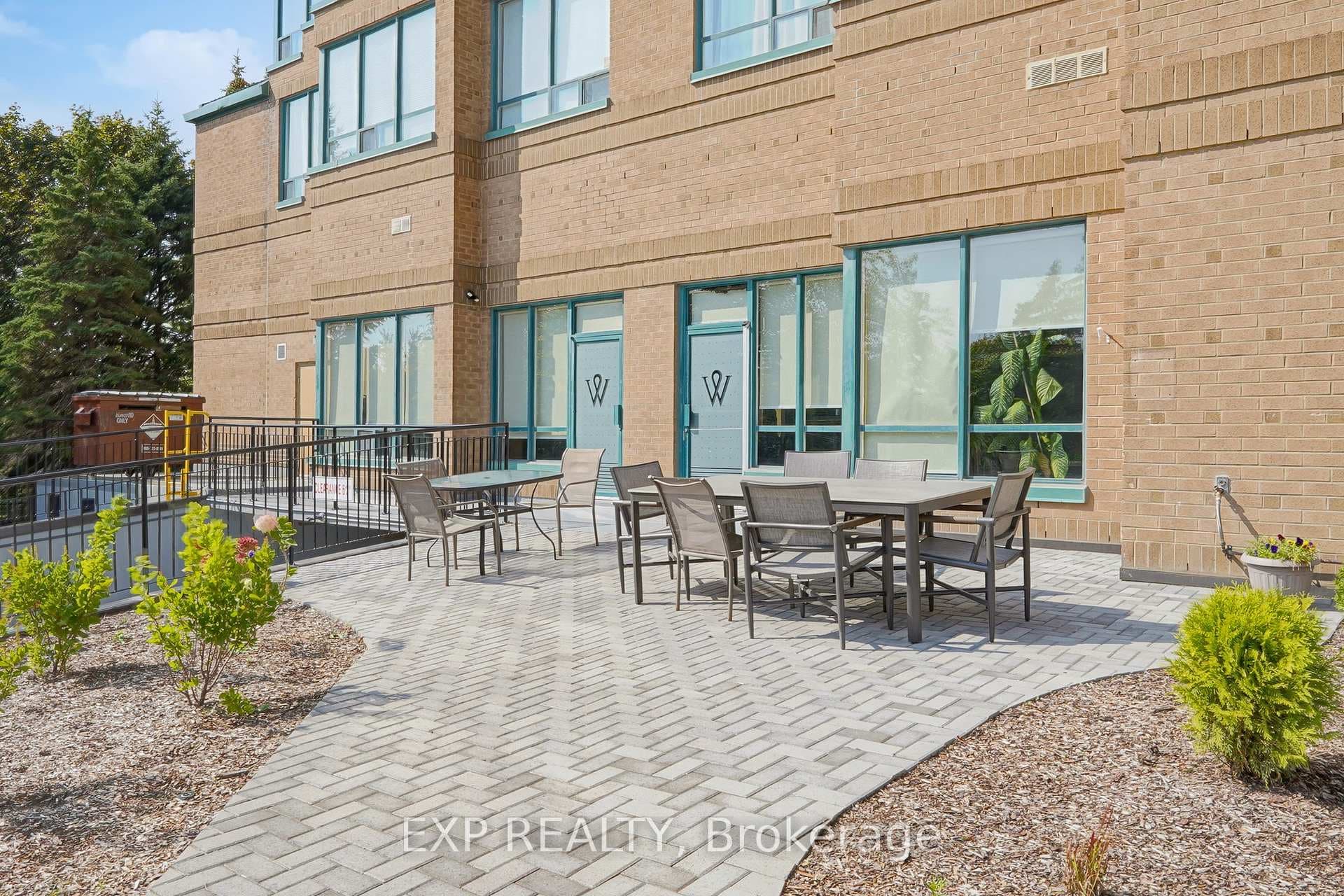 711 Rossland Road Unit 711 photo 19