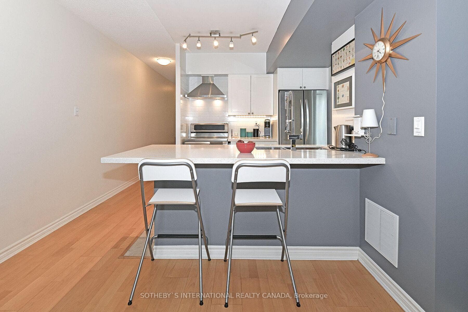 600 Queens Quay Unit 203 photo 8
