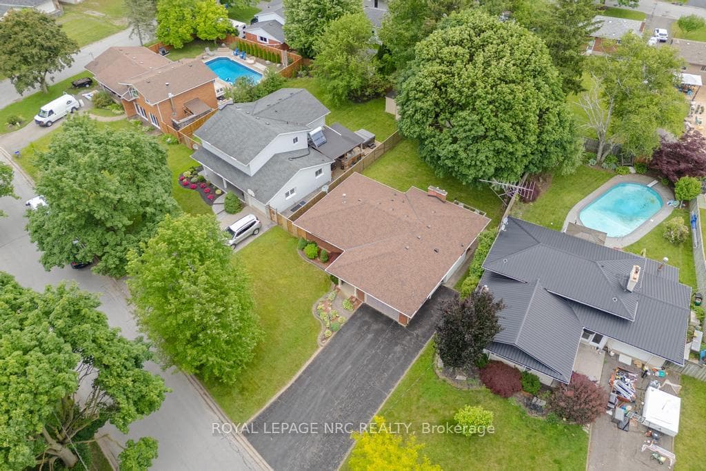 18 Cartier Drive photo 37