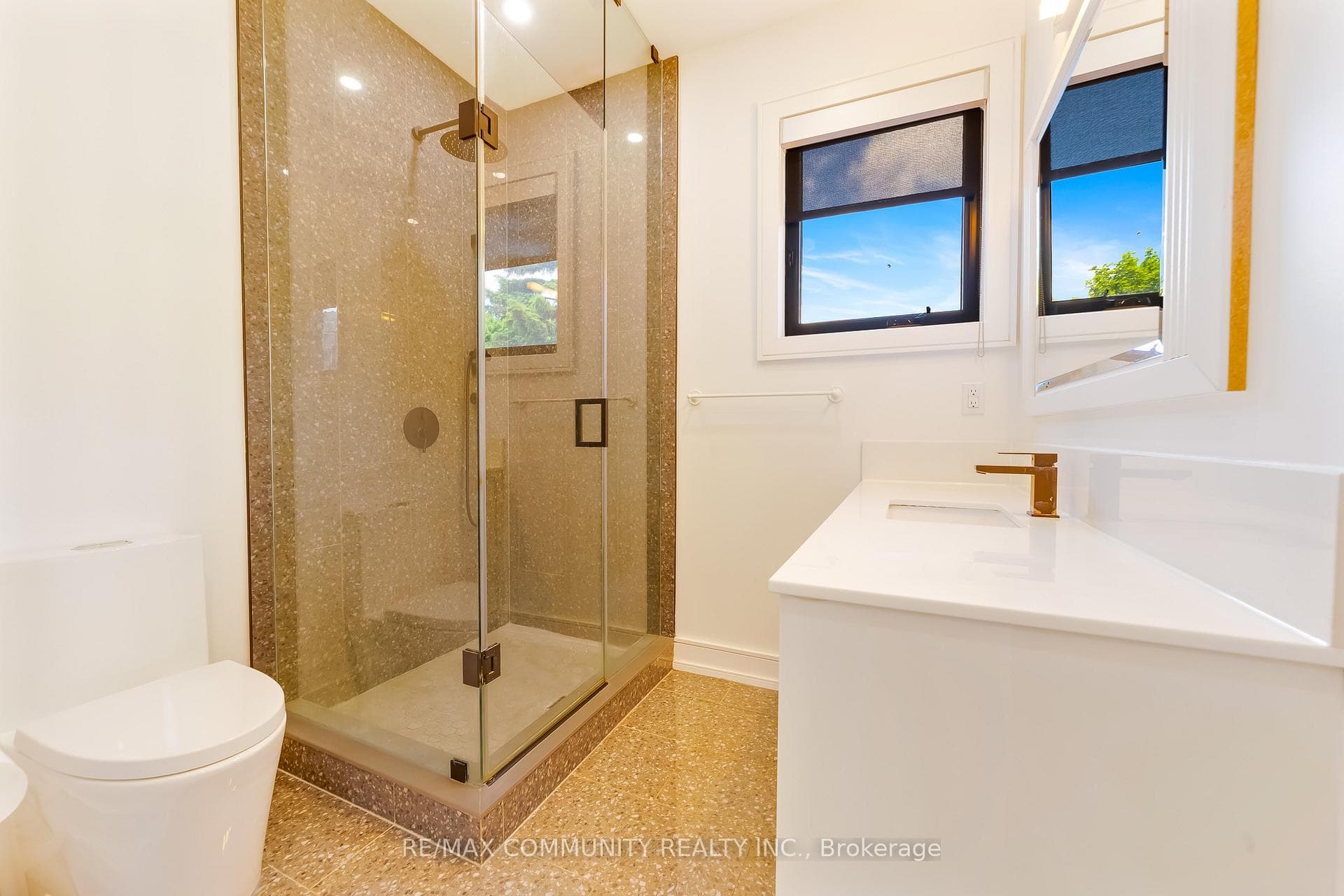 856 Kennedy Road photo 32