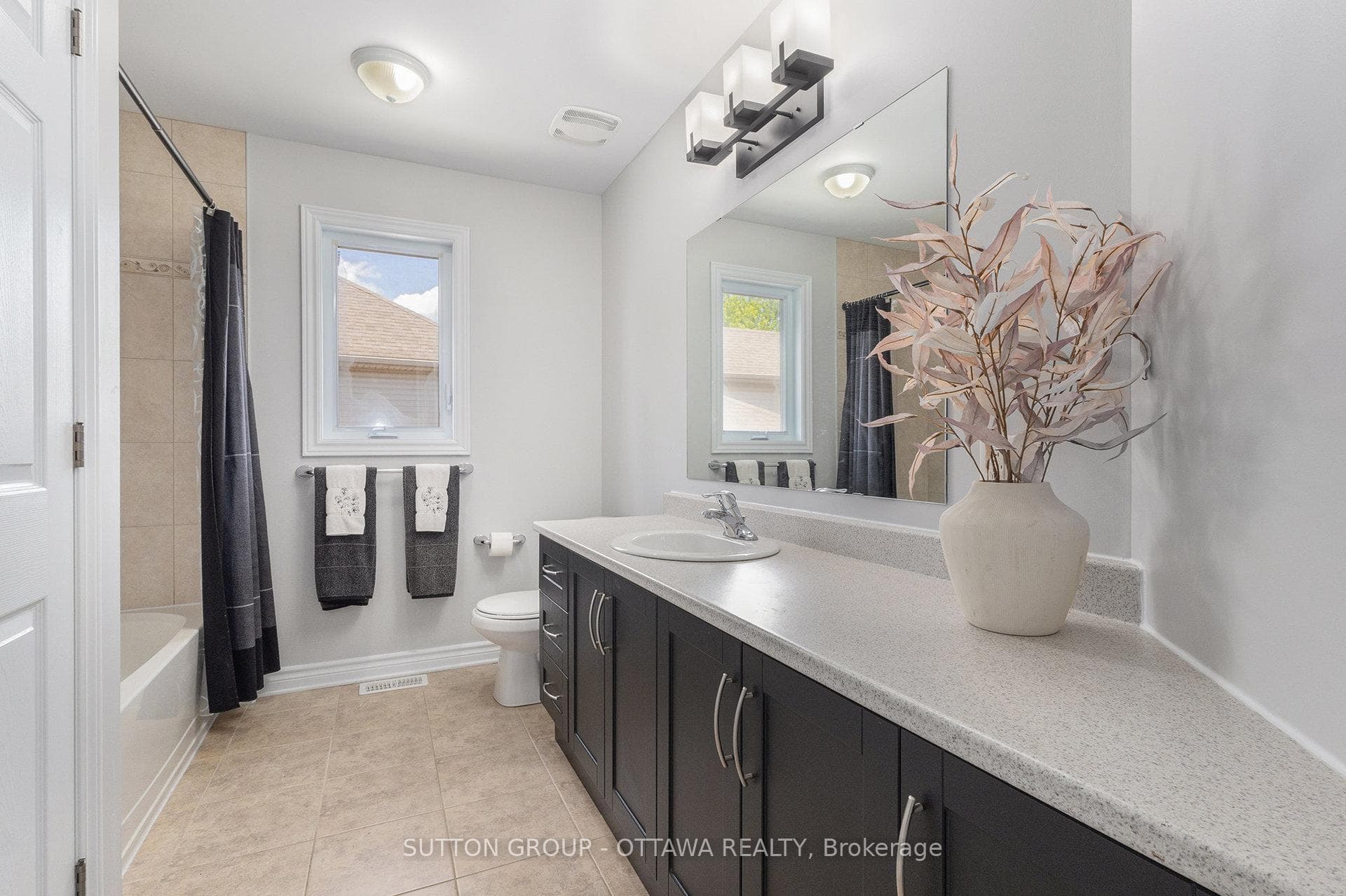 56 Honore Crescent photo 24