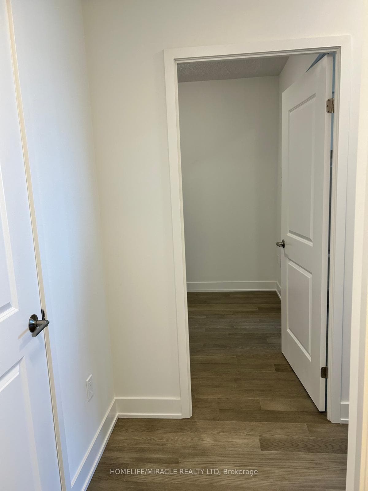 202 Burnhamthorpe Road Unit 1101W photo 2