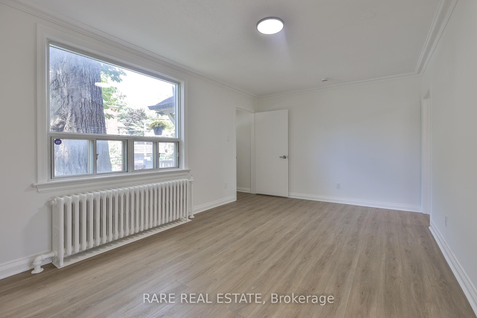 2367 1/2 Queen Street Unit B photo 6