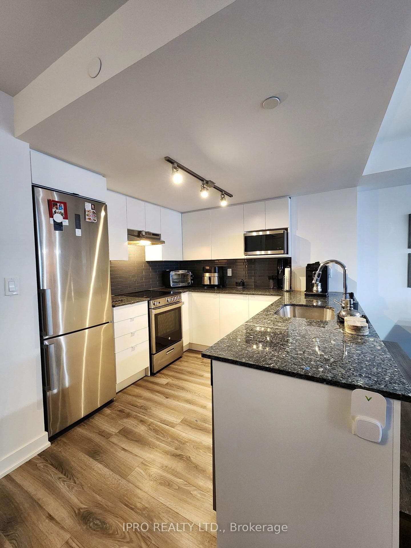 106 Varna Drive Unit 7 photo 3
