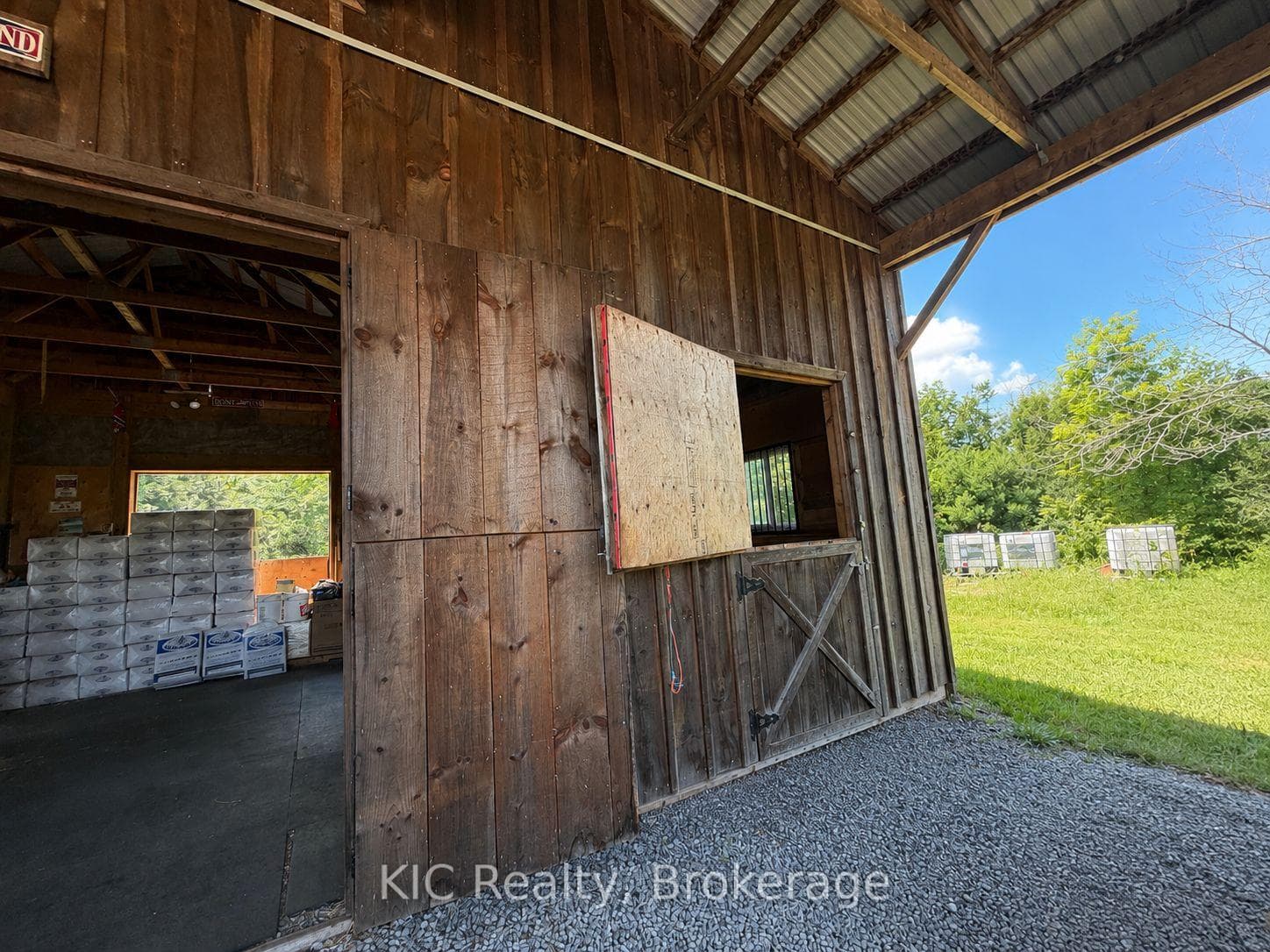 221 Jones Road photo 10