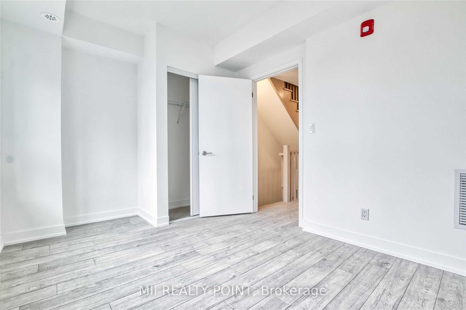 2100 Bridletowne Circ N/A Unit 323 photo 12