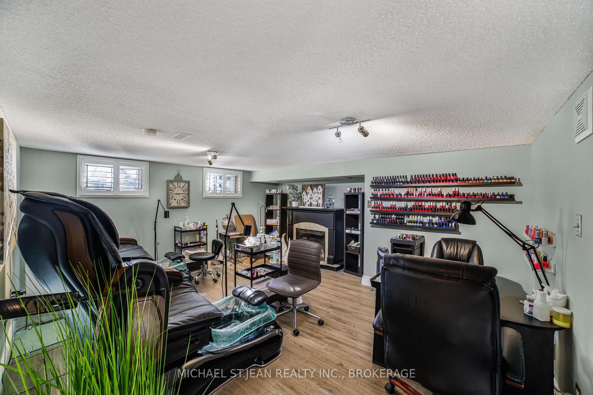 8494 20 Road photo 28