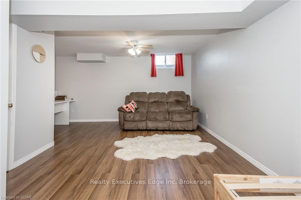 1 IRELAND Place photo 27