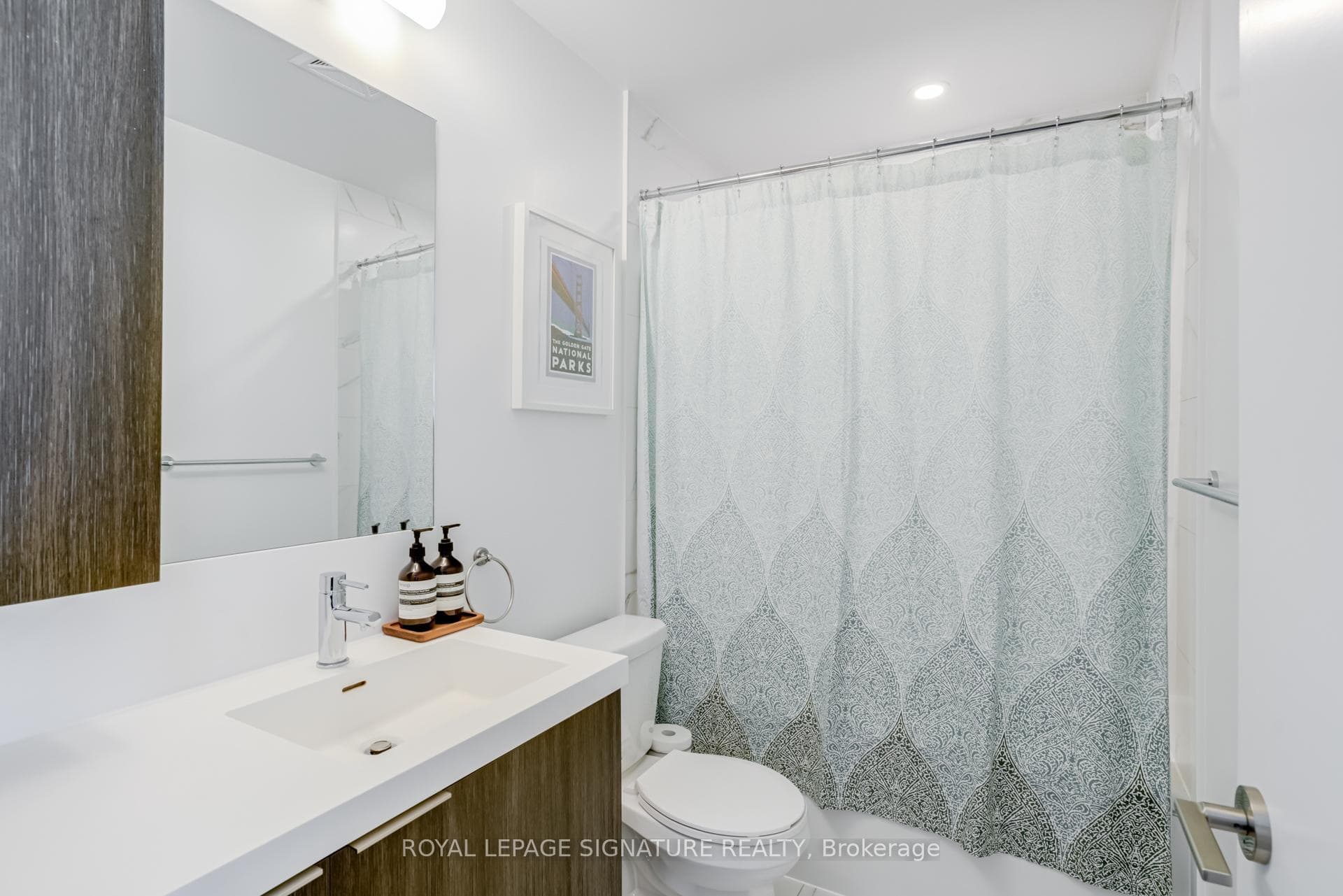 225 Sumach Street Unit 1401 photo 22