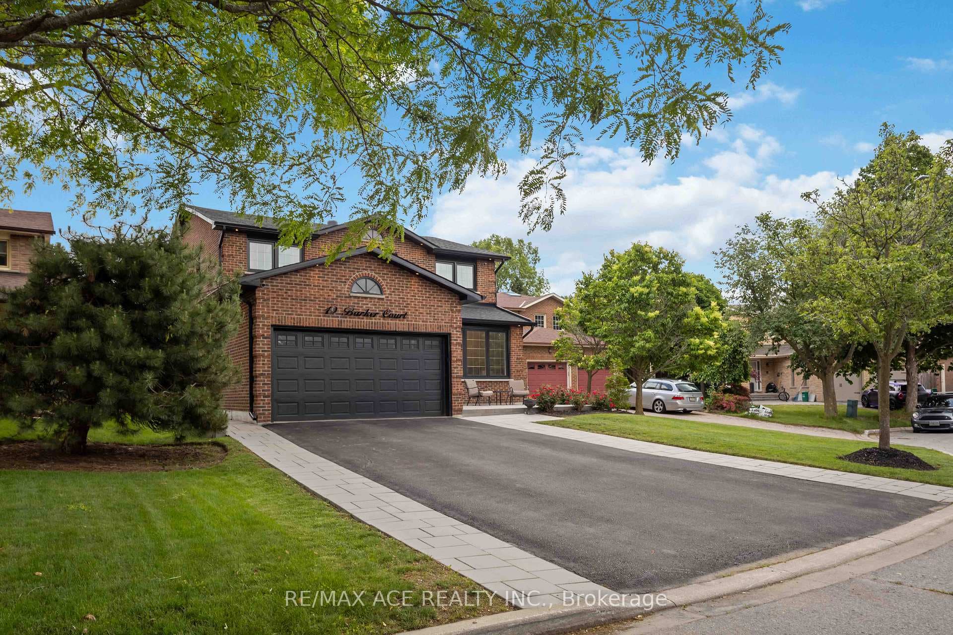 19 Barker Court photo 3