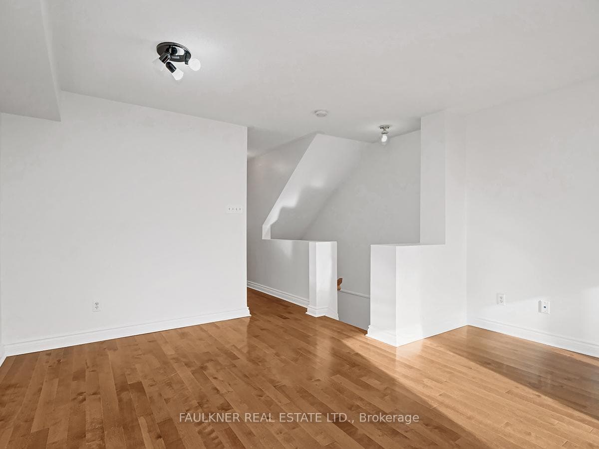 300 Gloucester Street photo 14