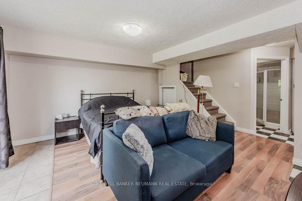 579 College Avenue photo 29