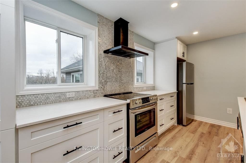 413 DONALD B MUNRO Drive photo 14