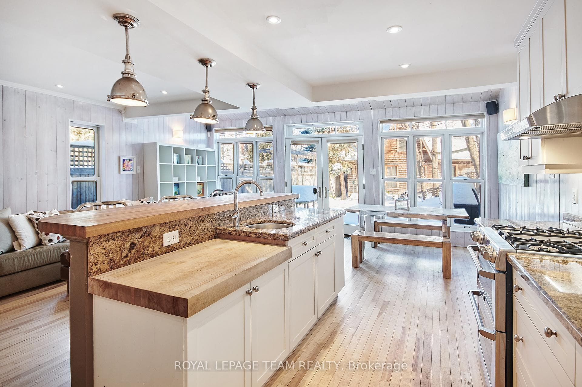 108 Stanley Avenue photo 16