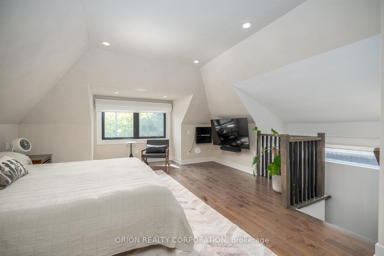 185 Glenholme Avenue photo 28