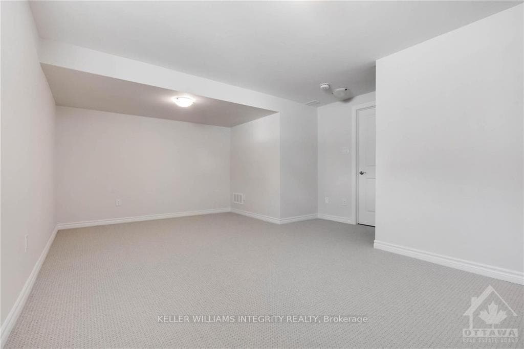 780 MIIKANA Road photo 20
