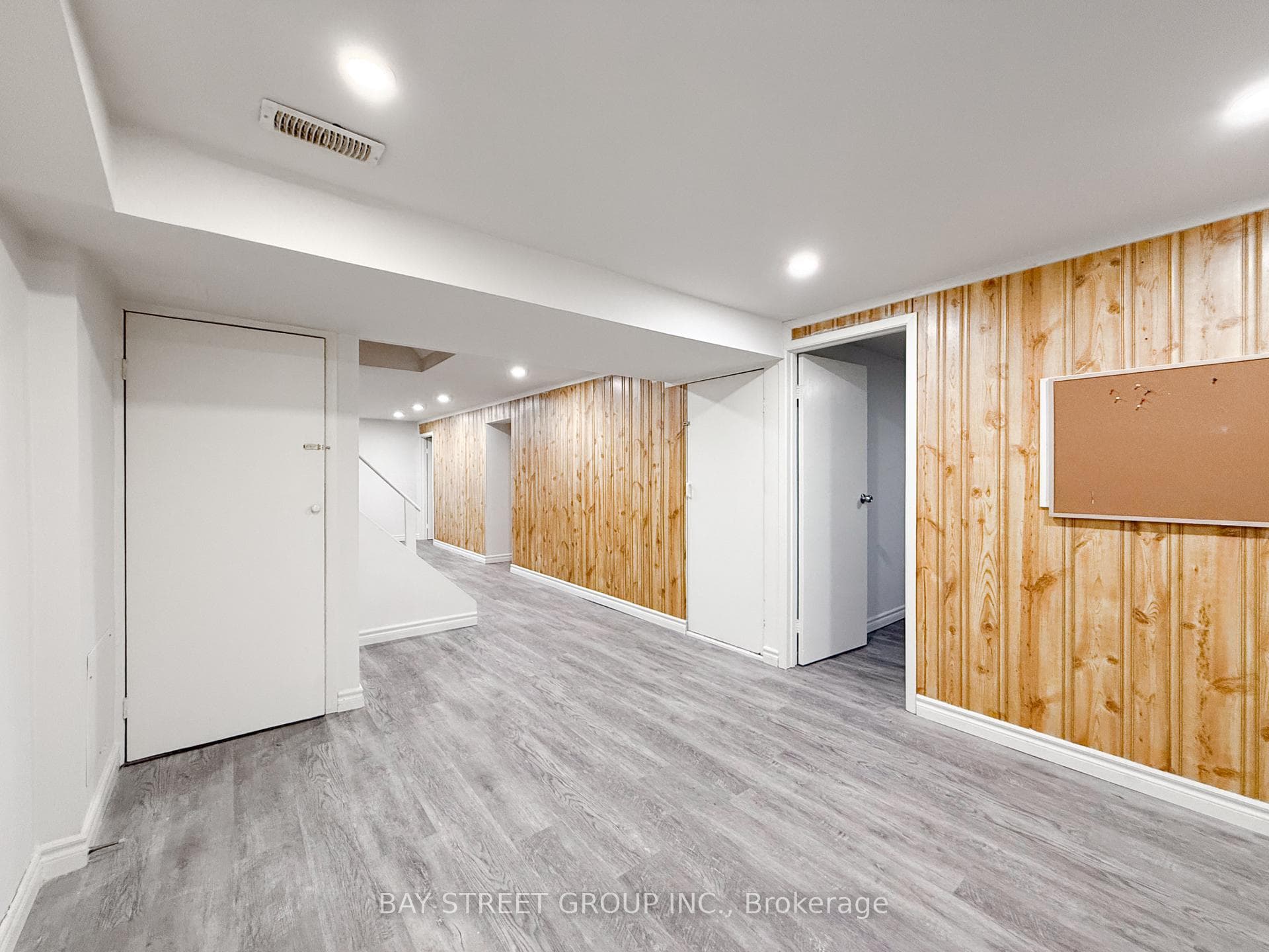 82 Radwell Crescent photo 23