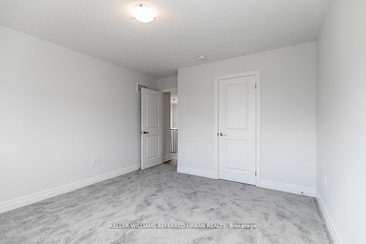 47 Federica Crescent photo 16
