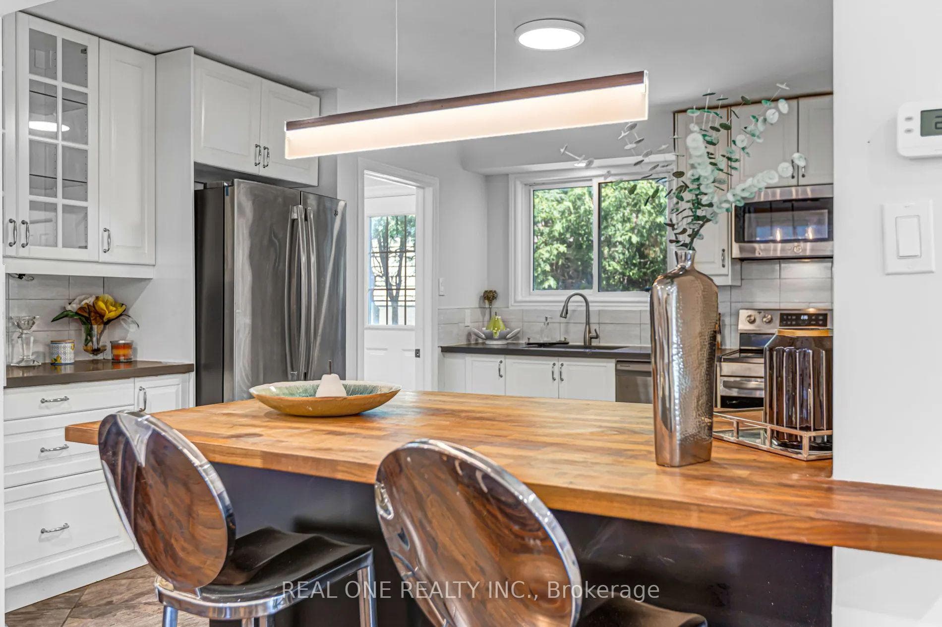 52 Devins Drive photo 13