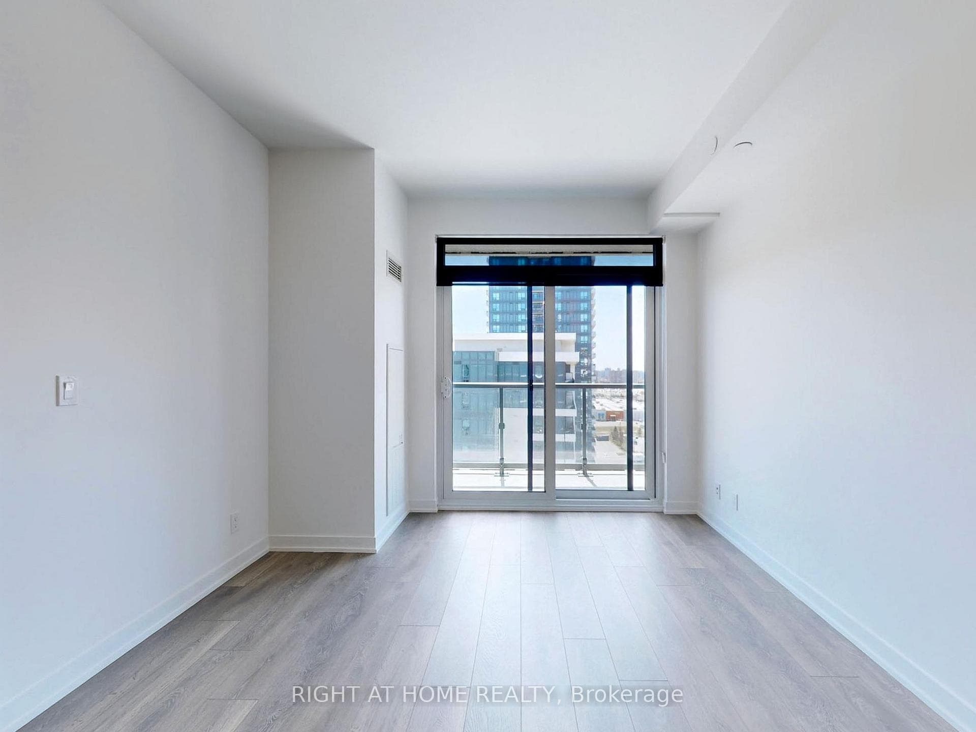 7950 Bathurst Street Unit 1319 photo 12