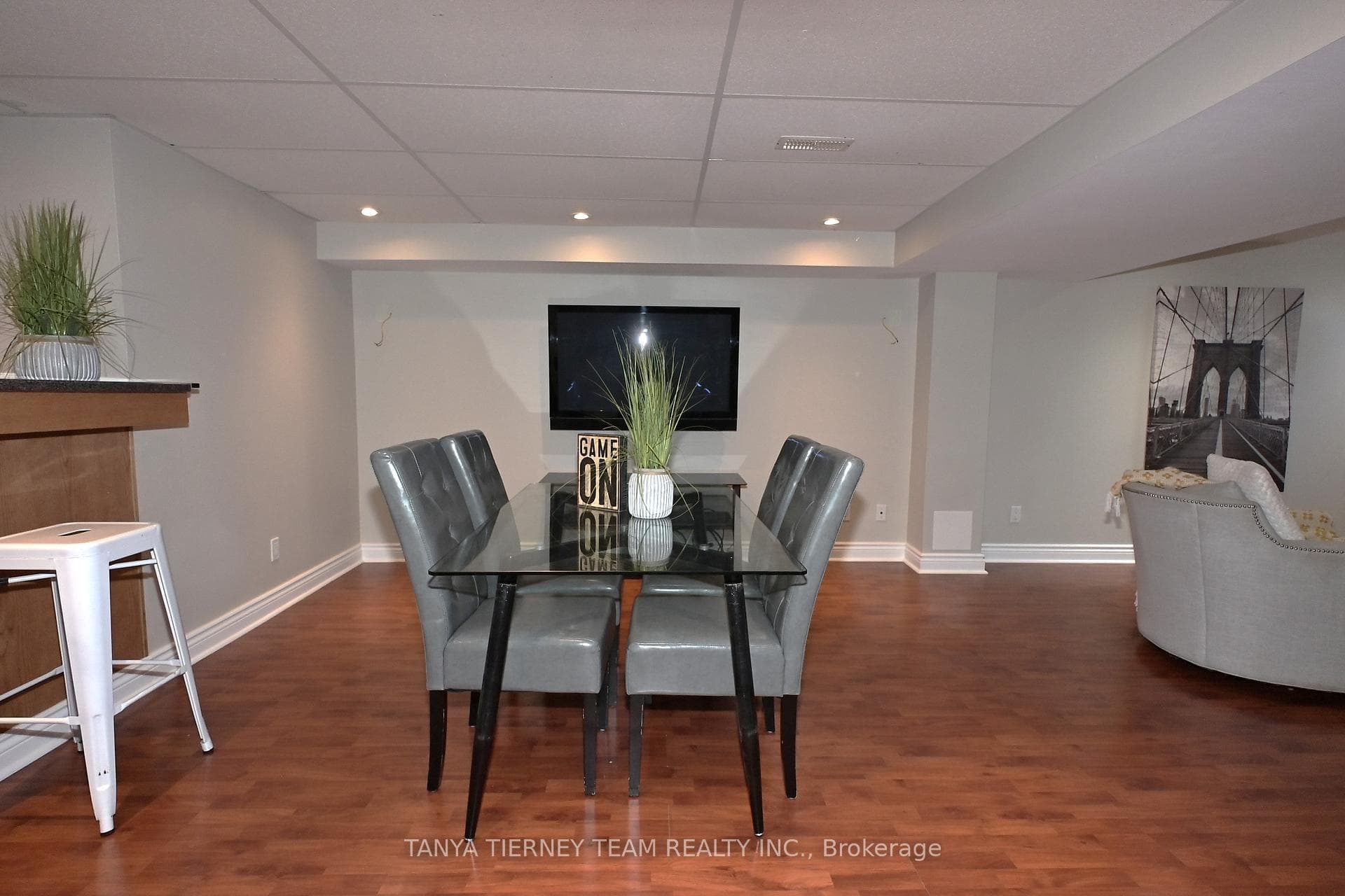 39 Dopp Crescent photo 34