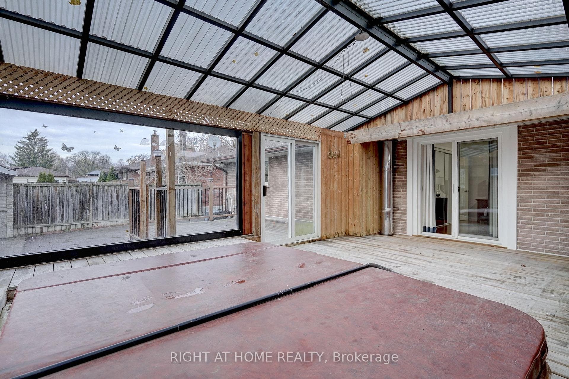 146 Eastmount Street photo 23