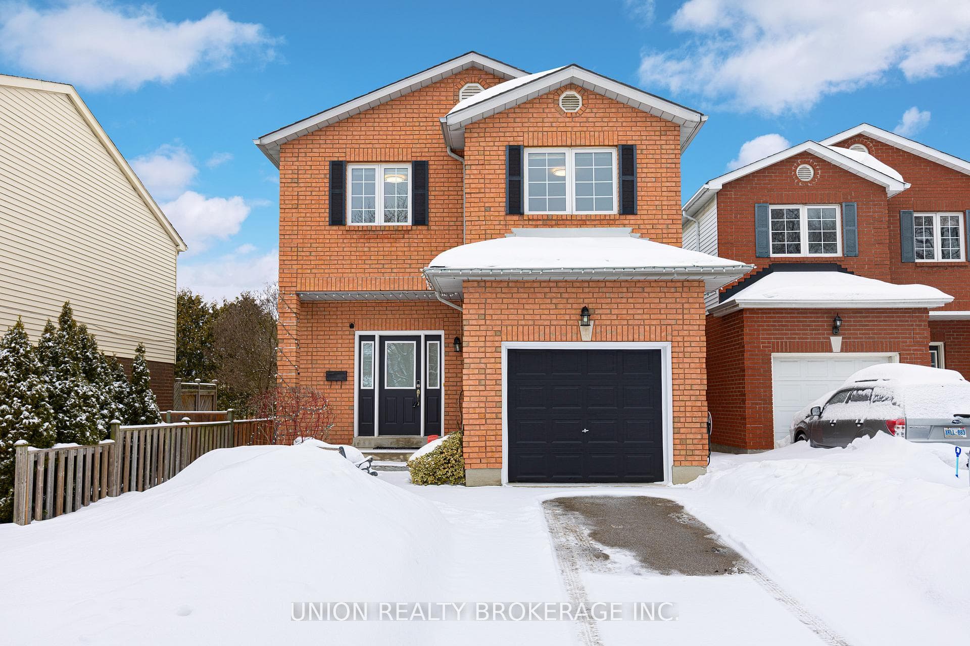 96 Coalport Drive photo 32