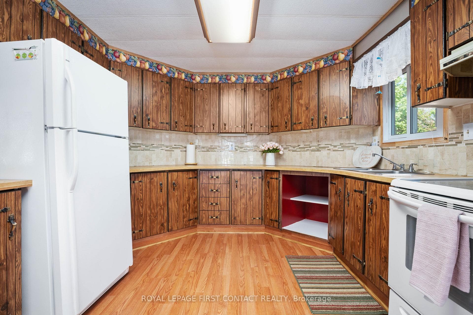 74 Linden Lane photo 10
