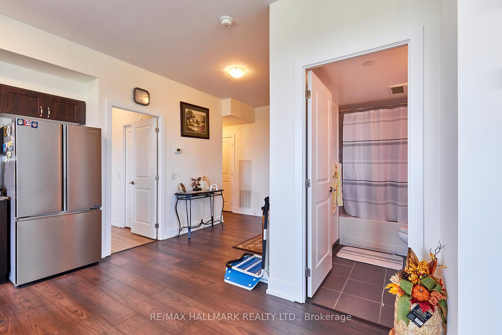 1215 Bayly Street Unit 1604 photo 7
