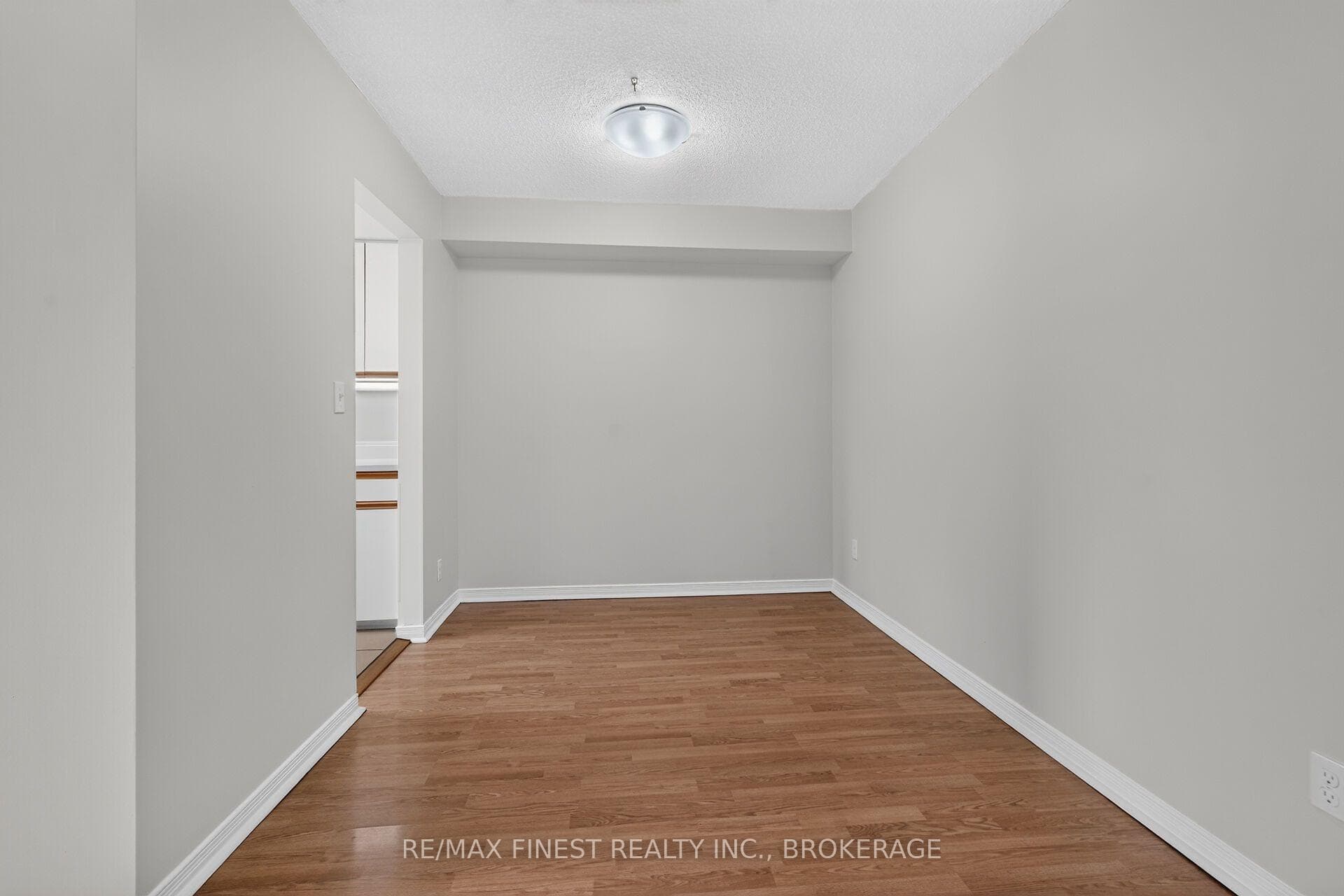 25 Rose Abbey Drive photo 10