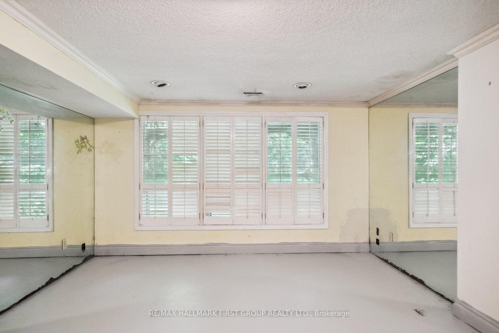 481 Broadgreen Street photo 33