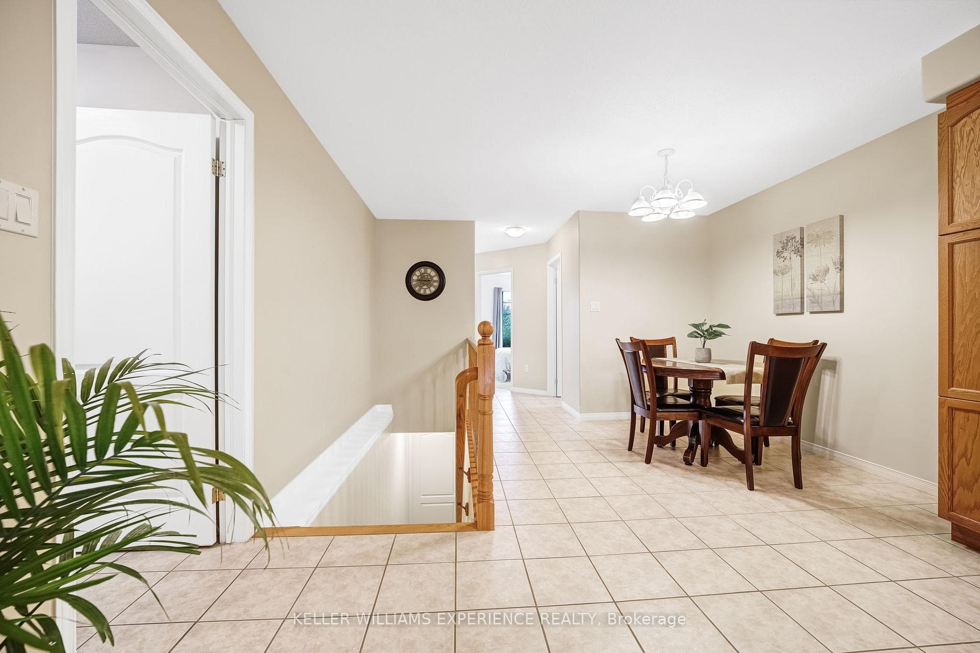 59 Cowan Avenue photo 12