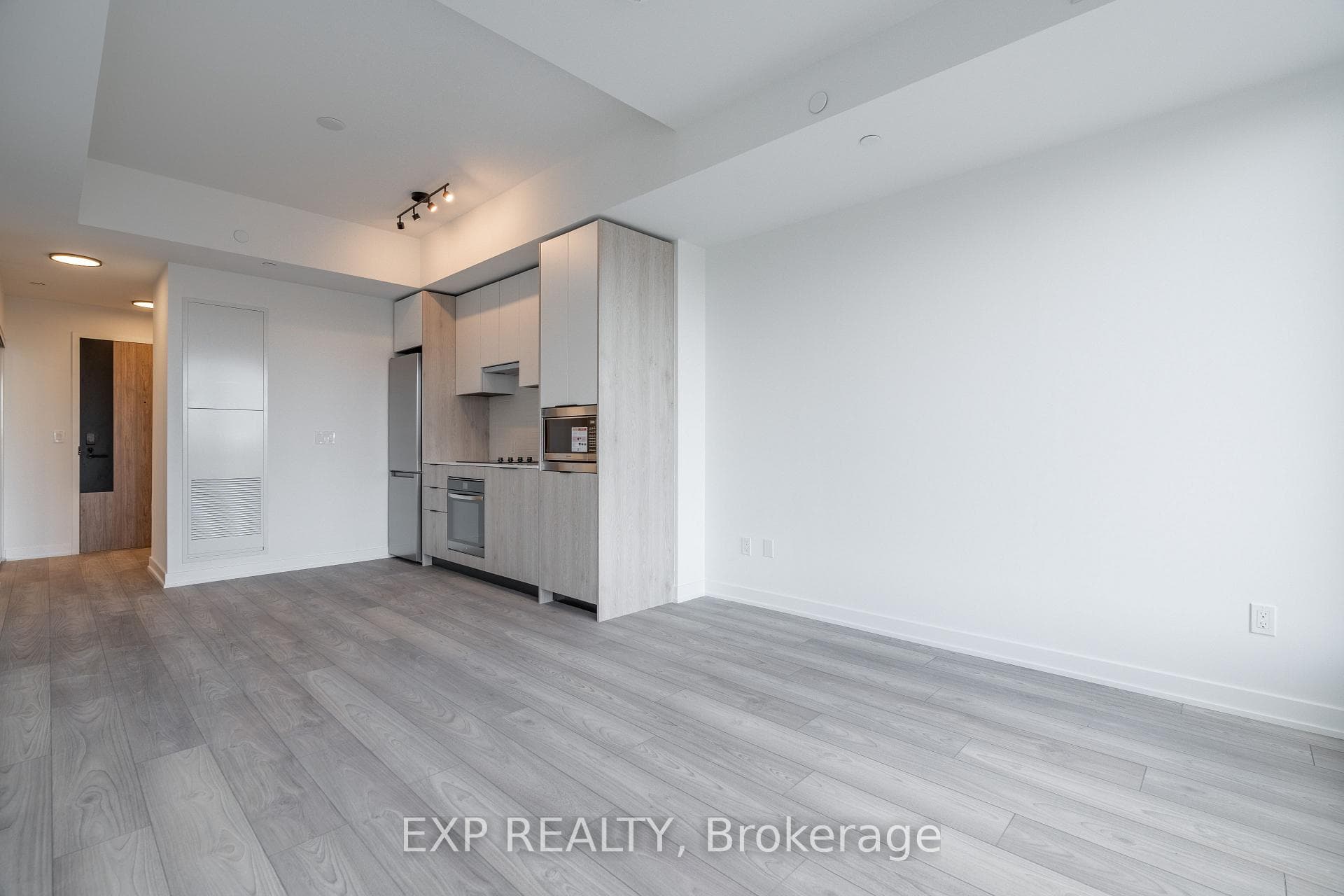 1007 The Queensway N/A Unit 508 photo 13