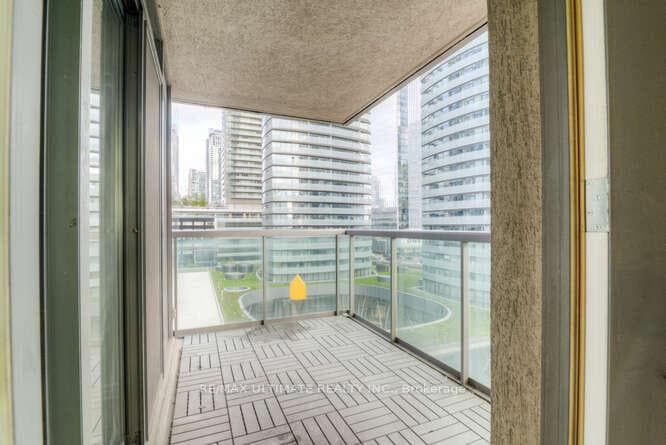 30 Grand Trunk Crescent Unit 1010 photo 13