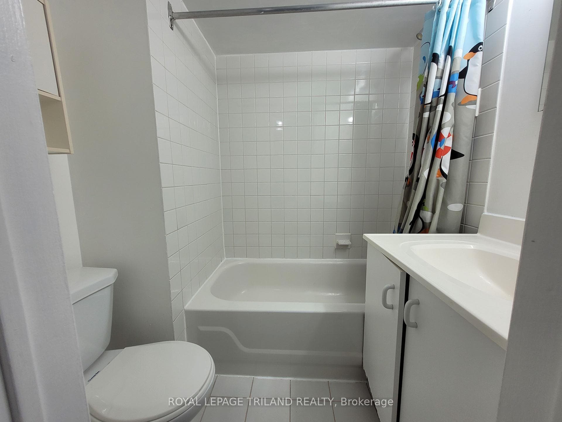 585 Gainsborough Road Unit 66 photo 7