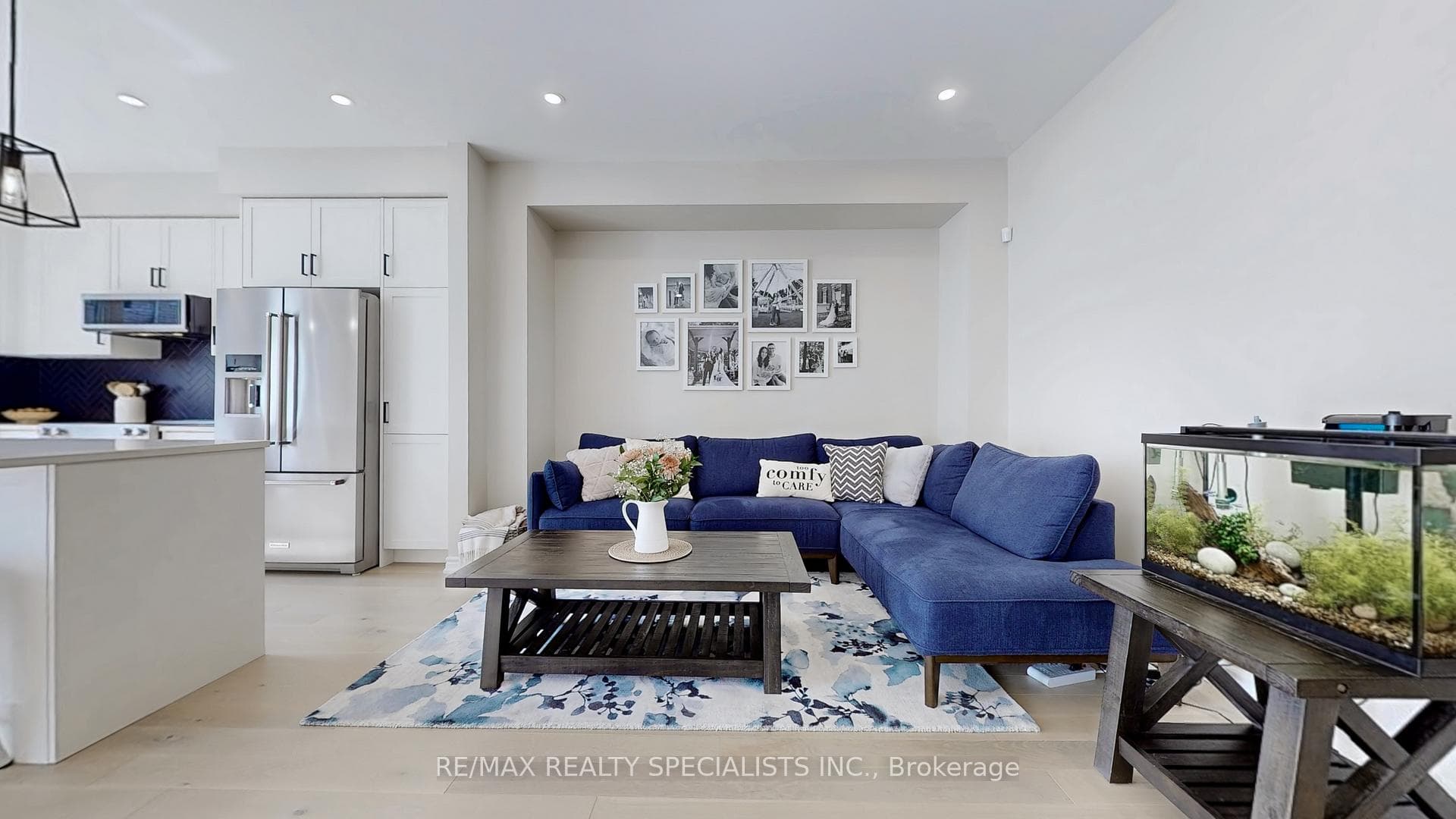 462 Bergamot Avenue photo 3