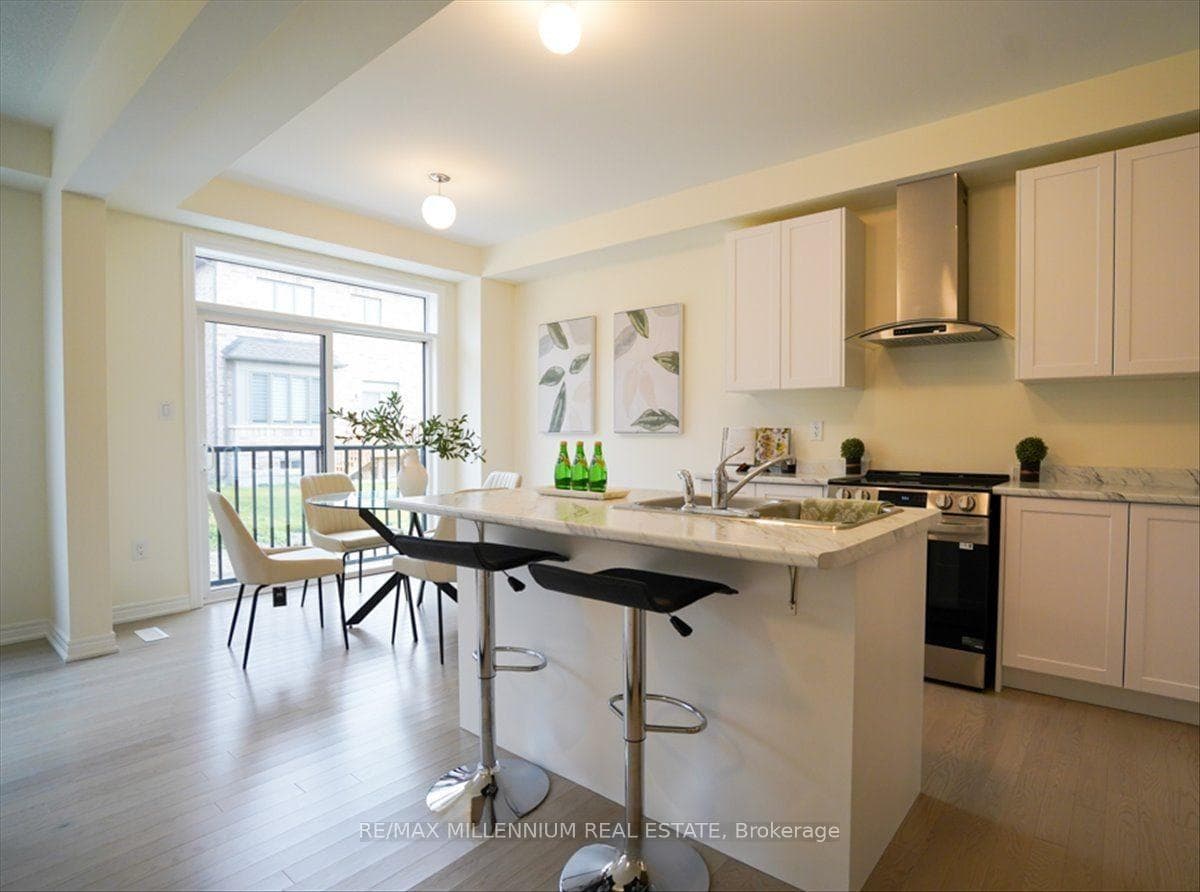 20 Littlewood Drive photo 4