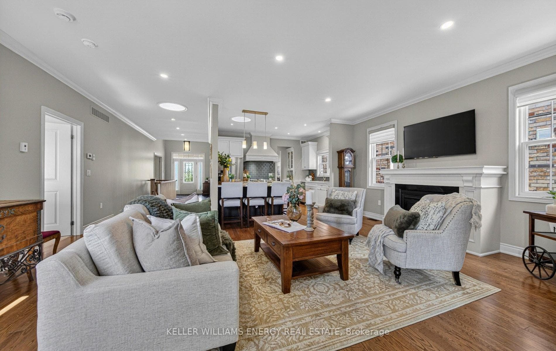 821 Hudson Street photo 24