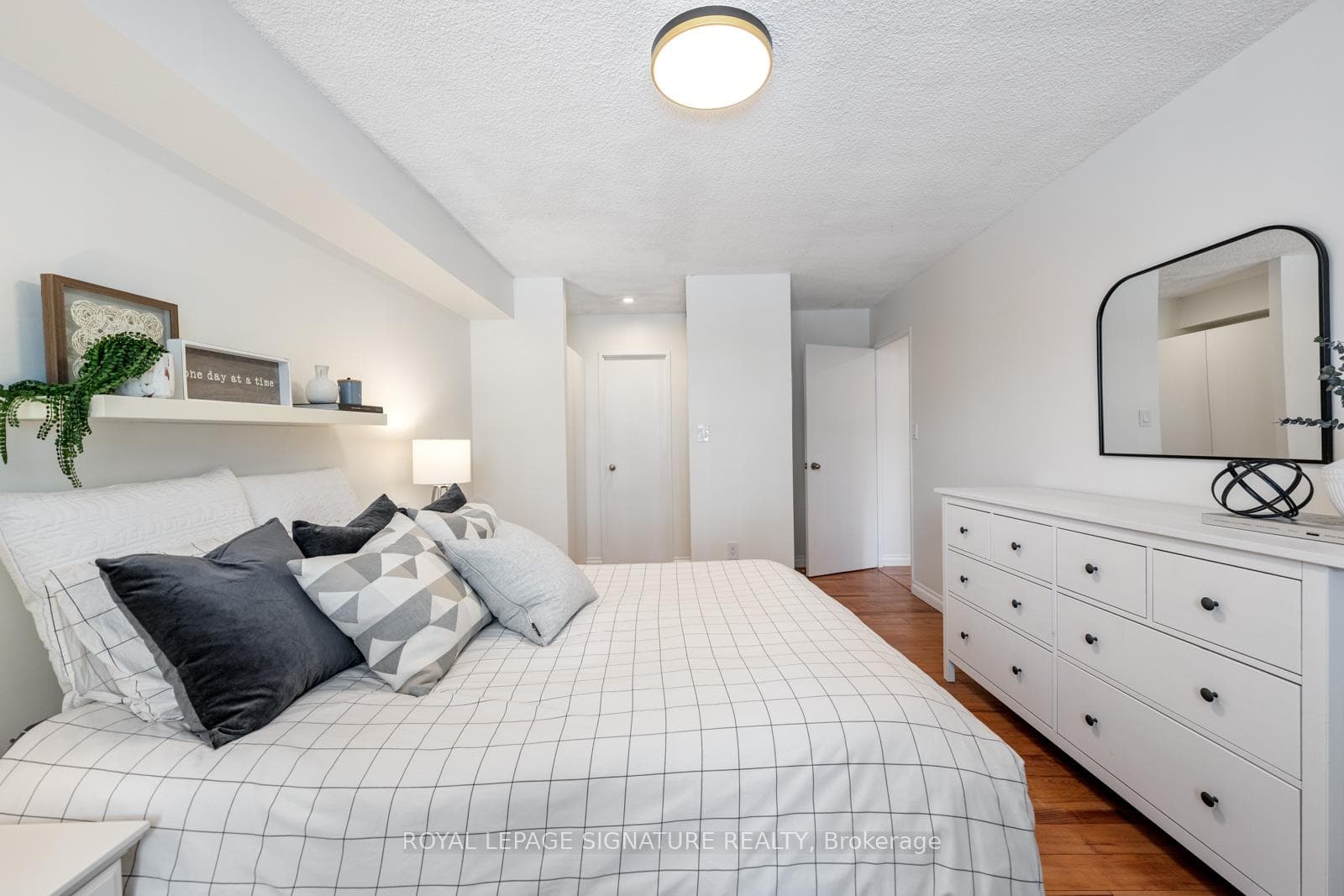 50 Quebec Avenue Unit 305 photo 12