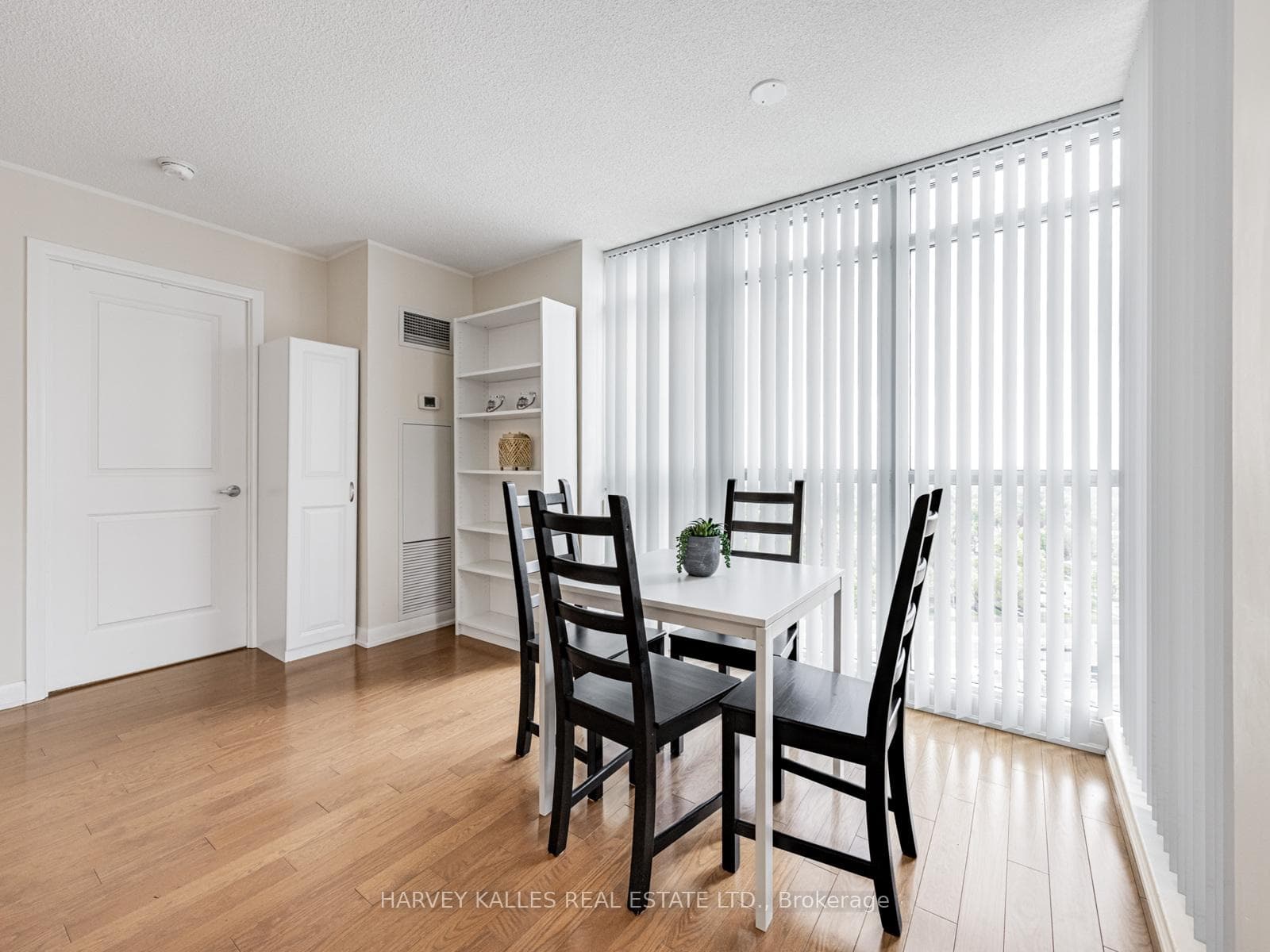 205 Sherway Gardens Road Unit 2010 photo 10