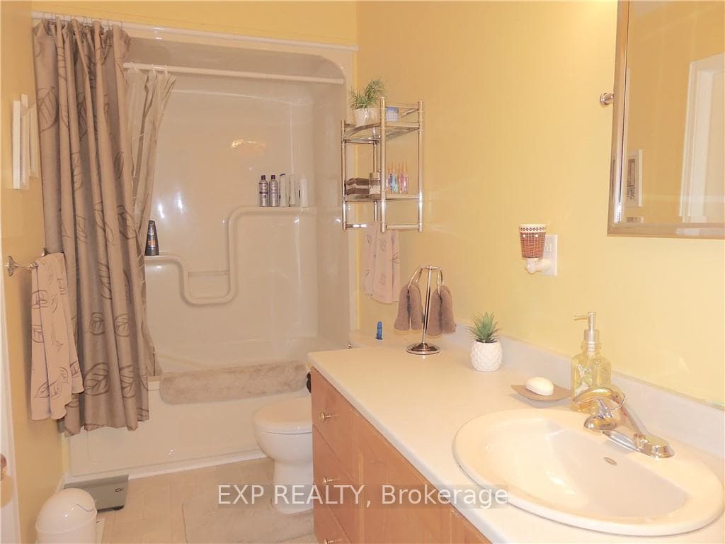 513 MOORE Street photo 12