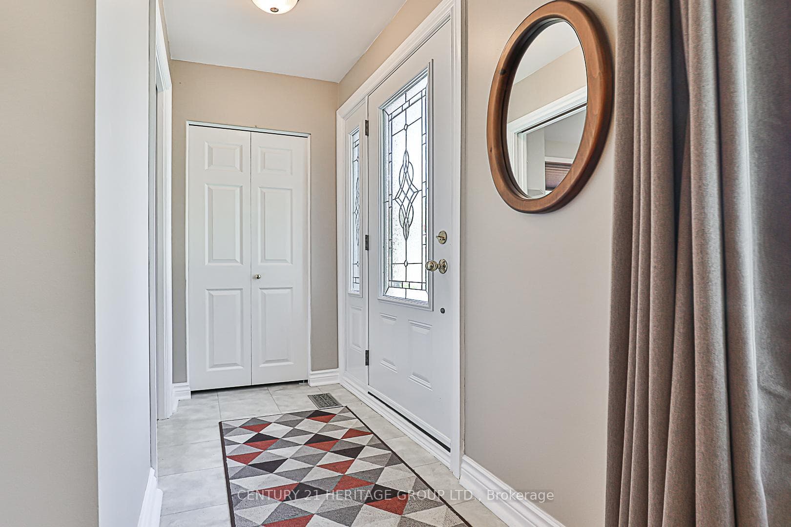 262 Silverbirch Drive photo 3