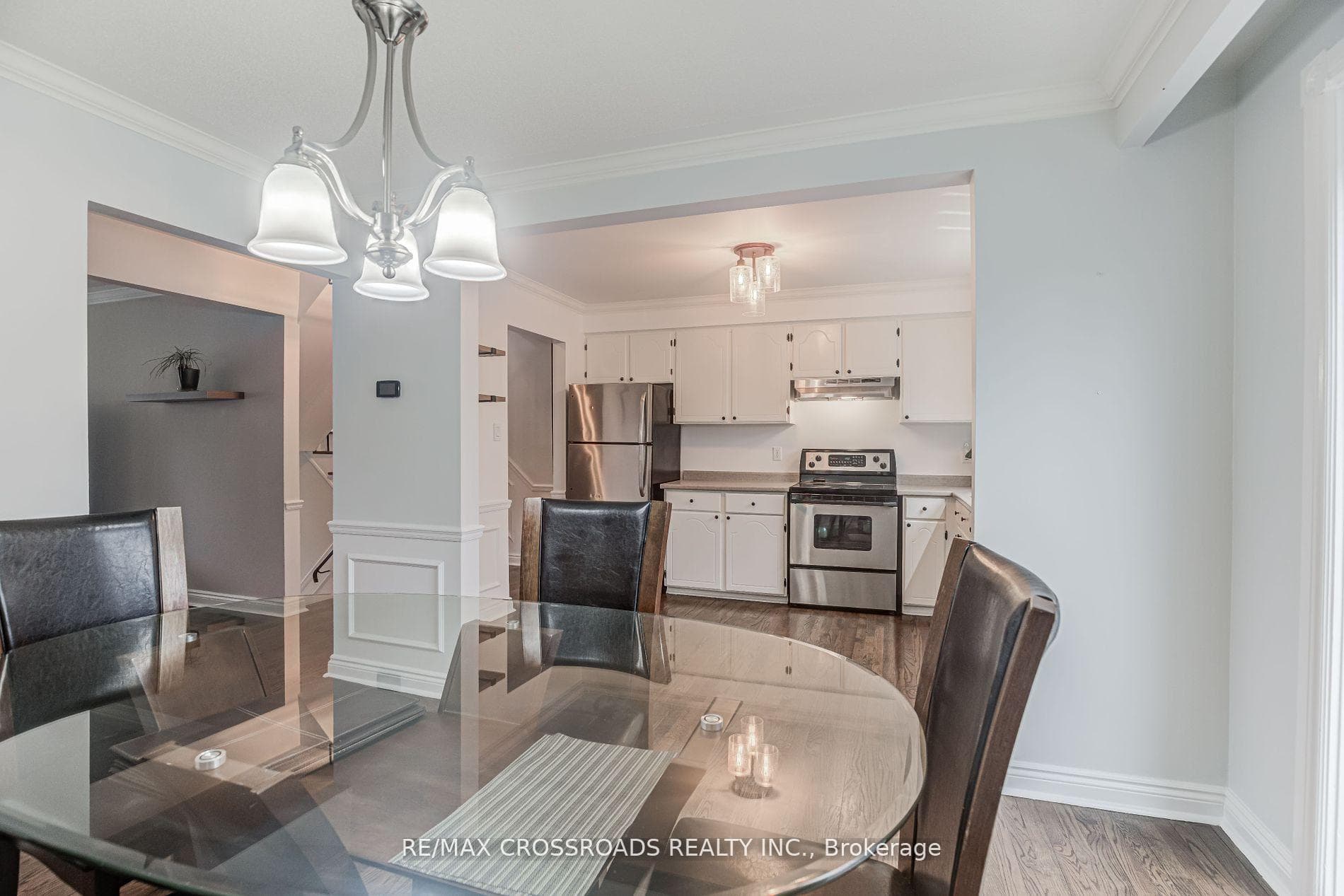 119 Lawrence Crescent photo 10