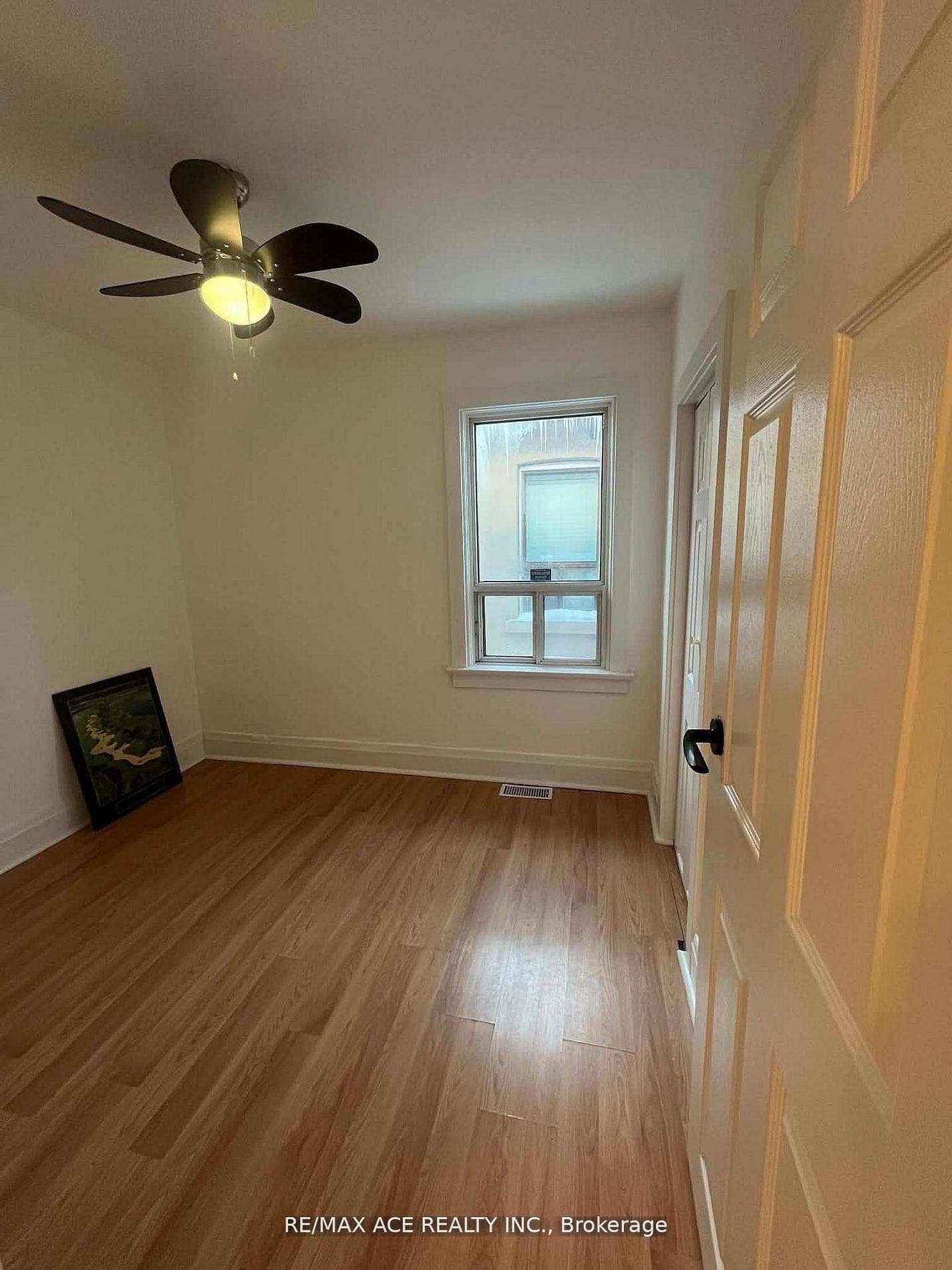 12 Mahoney Avenue photo 6