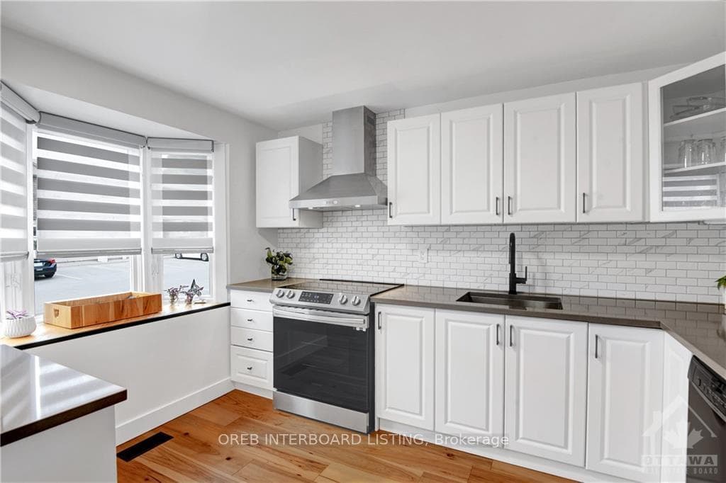 909E ELMSMERE Drive Unit E photo 13