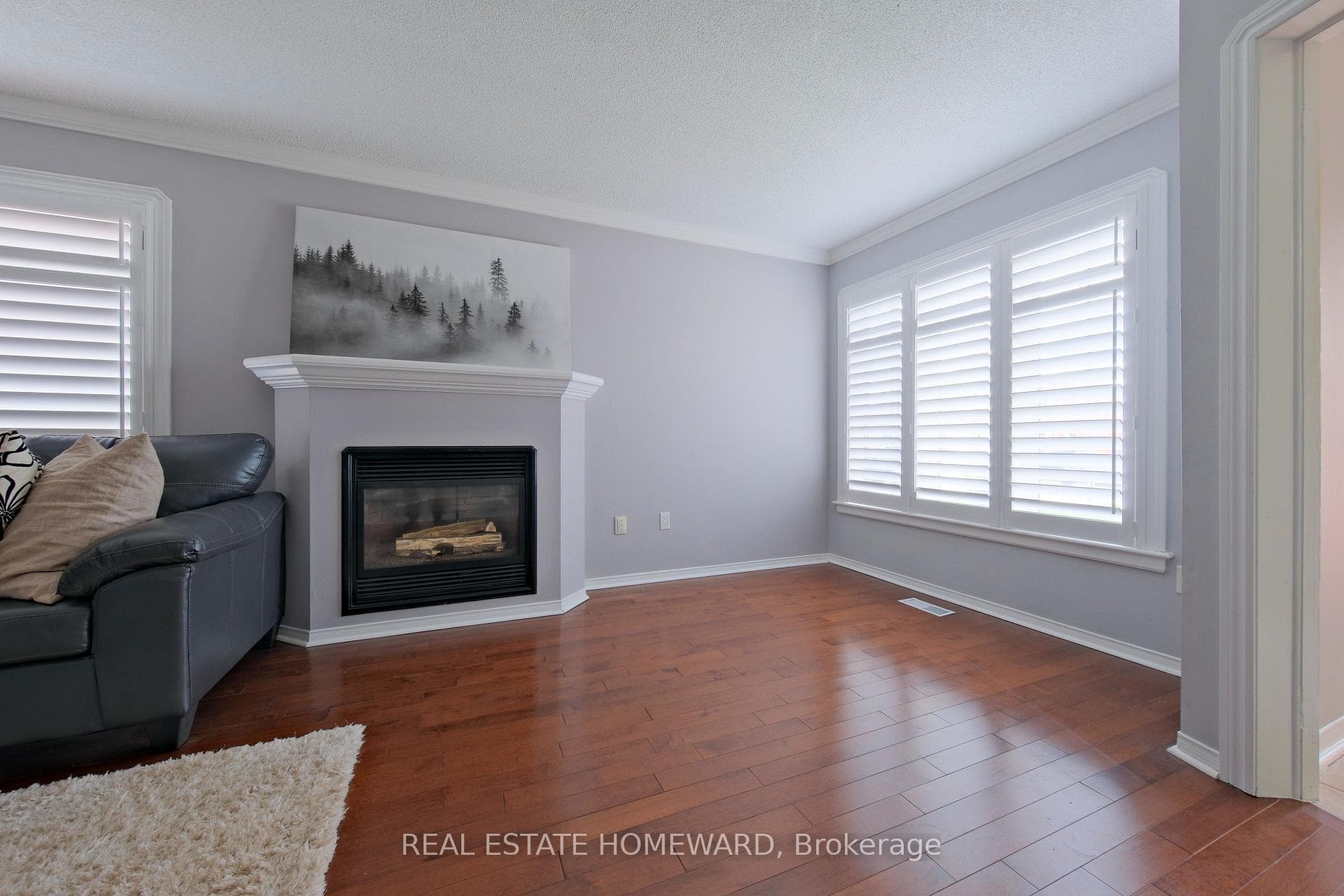 1283 Vincent Crescent photo 8