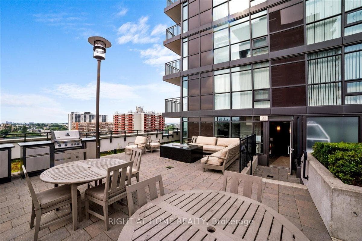 830 Lawrence Avenue Unit 537 photo 19