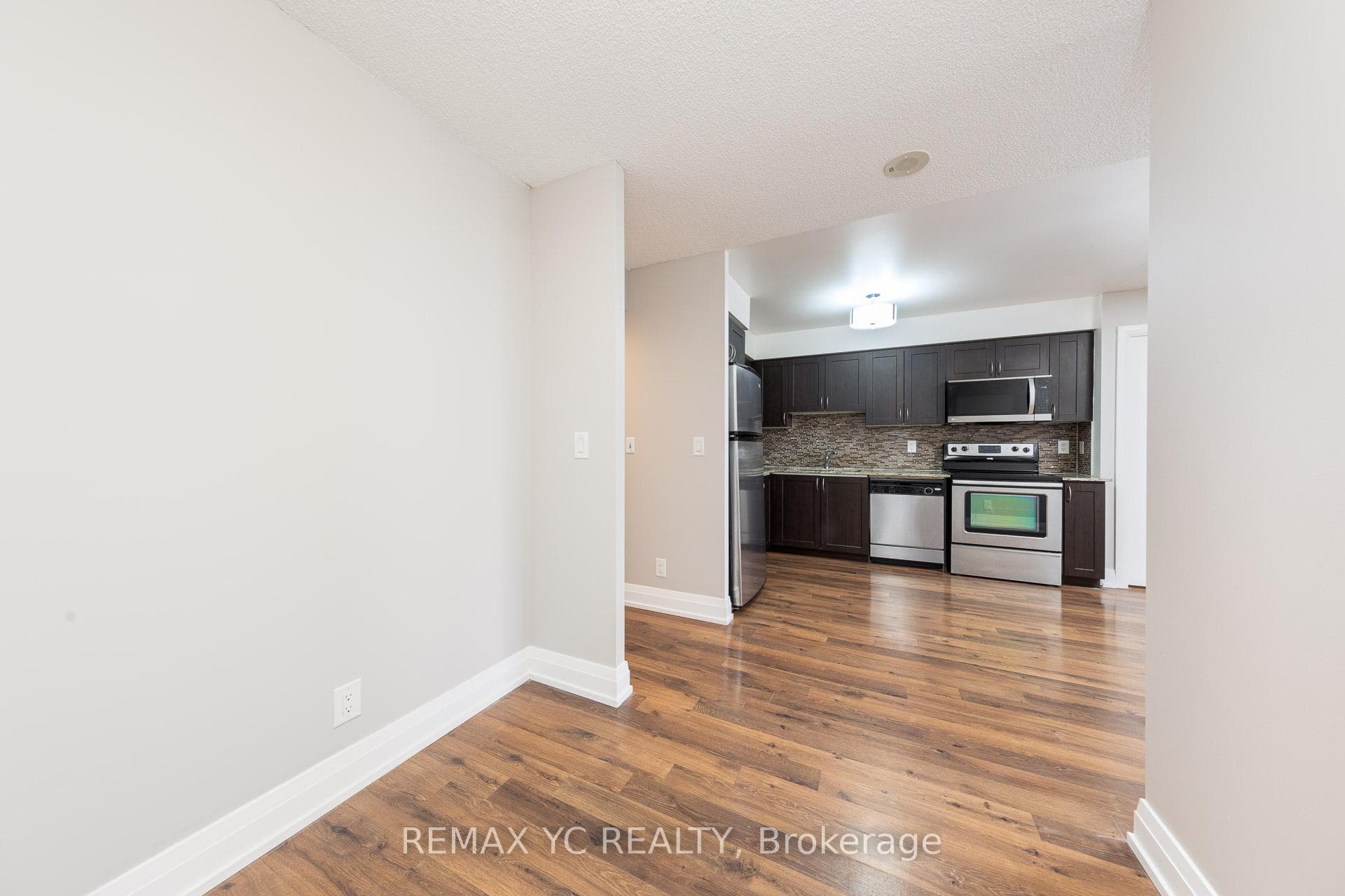 1 De Boers Drive Unit 1001 photo 8